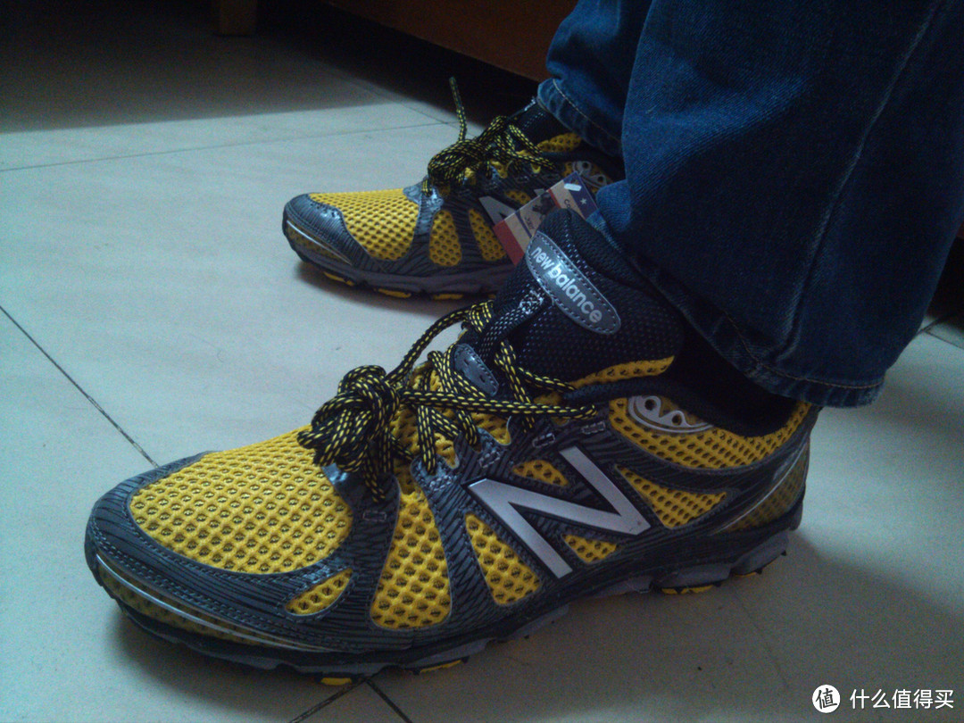 New Balance 新百伦 M3090v2、MT810V2 男款跑鞋对比