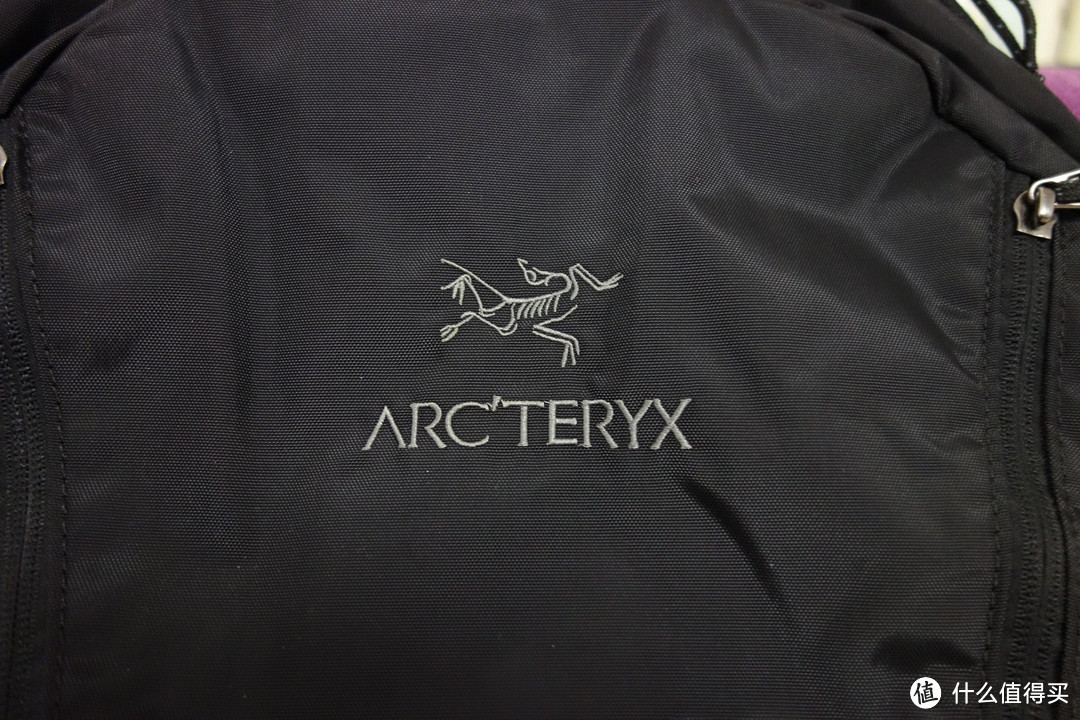 ARC‘TERYX 始祖鸟 Mantis Daypack 26L 日常背包 + 土拨鼠速干T恤 + 北面冲锋裤