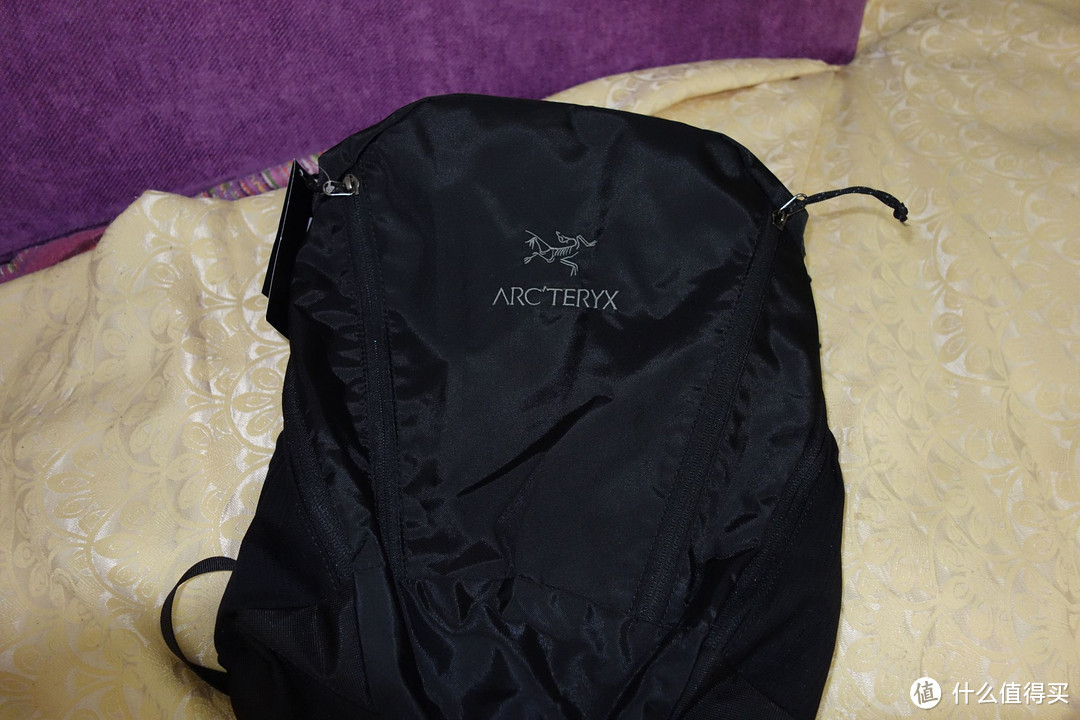 ARC‘TERYX 始祖鸟 Mantis Daypack 26L 日常背包 + 土拨鼠速干T恤 + 北面冲锋裤