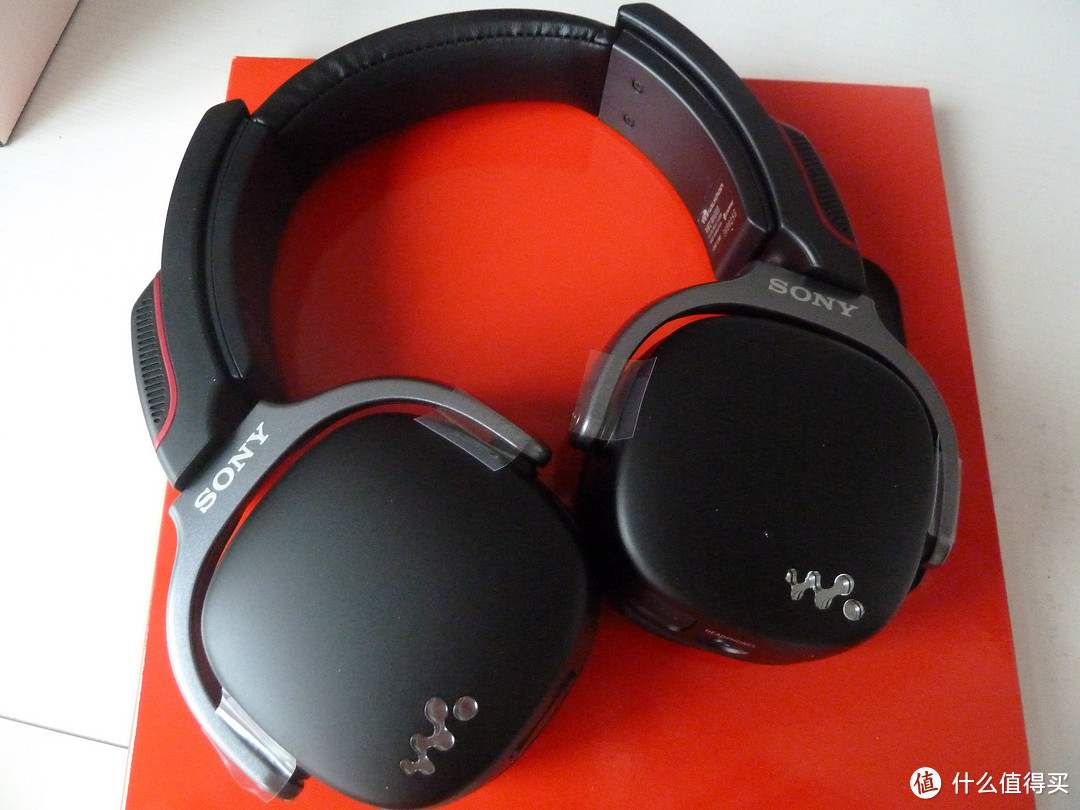 再也没有耳机线缠绕的烦恼：SONY 索尼 NWZ-WH303 一体型音乐播放器