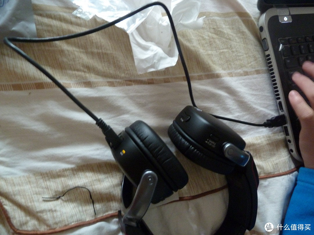 再也没有耳机线缠绕的烦恼：SONY 索尼 NWZ-WH303 一体型音乐播放器