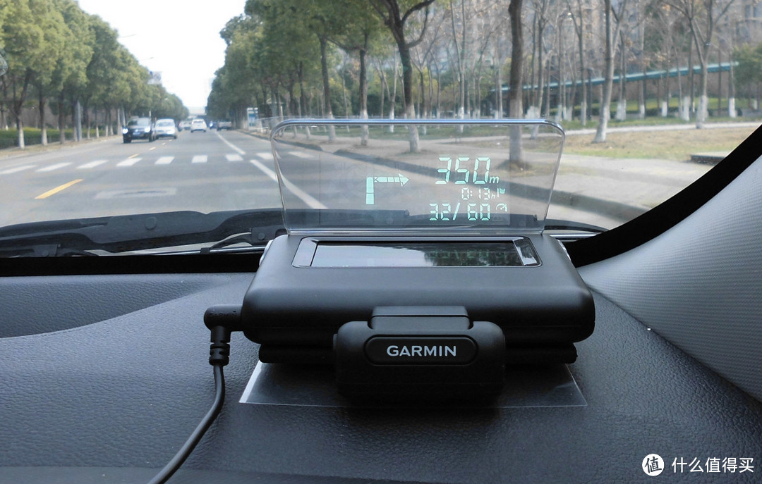 加上HUD，让你开车有开飞机的赶脚：GARMIN 佳明 HUD 抬头显示器