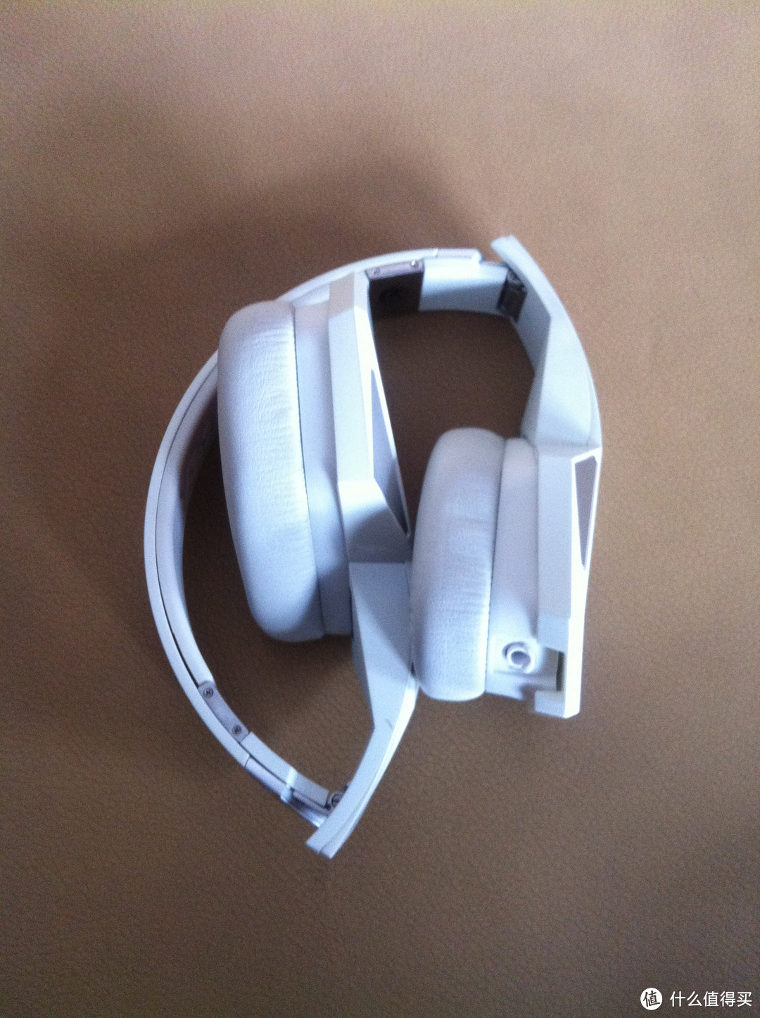 纯美白色：Monster/Diesel 魔声/迪赛 合作款 Vektr 头戴式耳机