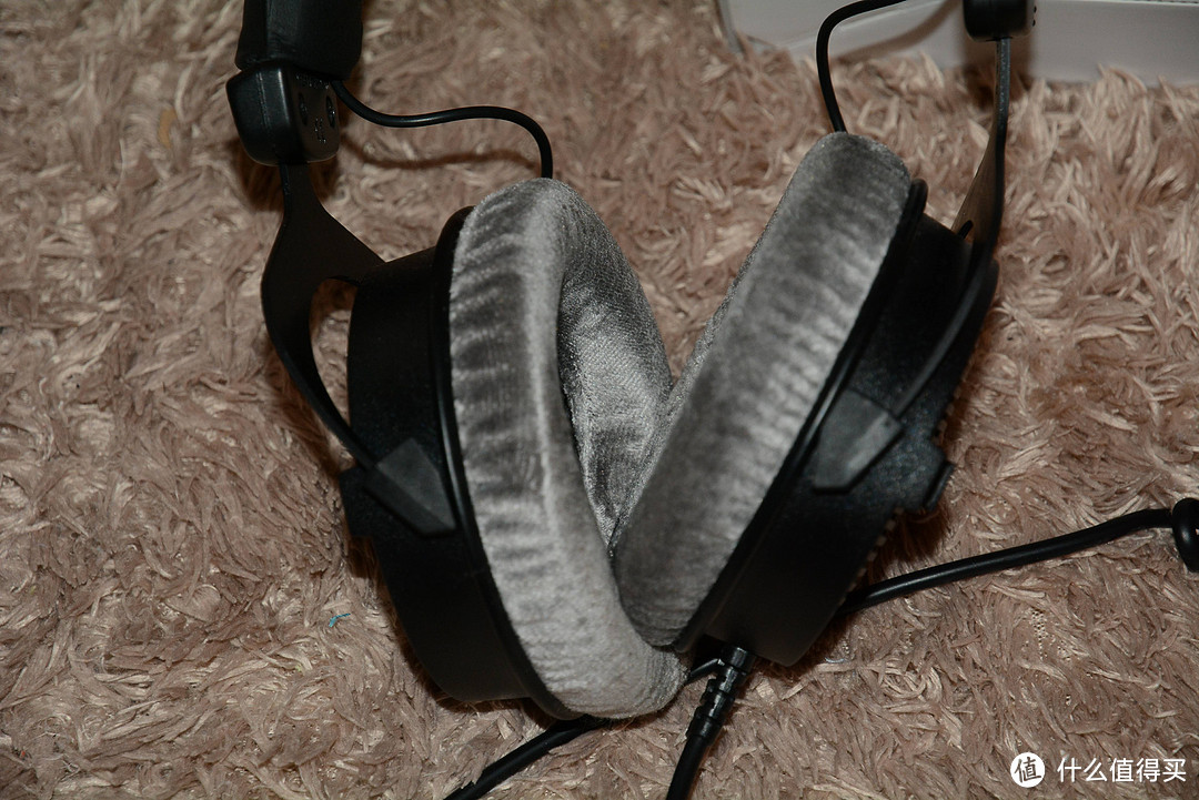 这次召唤什么？Beyerdynamic 拜亚动力 DT 990 Pro 250Ω版 头戴式耳机