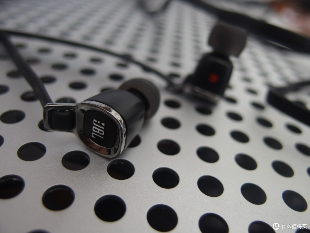 京东神劵剁手记:JBL J33a *级驱动单元 入耳式耳机、Transcend 创见 MicroSDXC 64G 存储卡