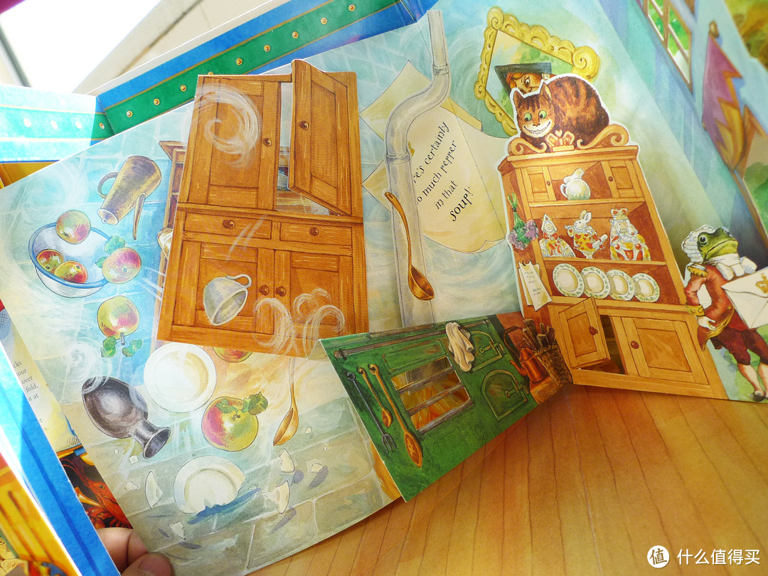 带你梦游仙境：《Alice's Pop-up Theatre Book》爱丽丝立体剧场玩具书