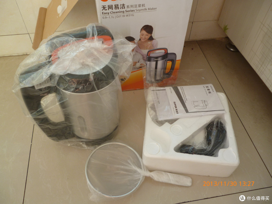 还有一个滤网在里面放着，但是第一次操作的时候，这个滤网应该是