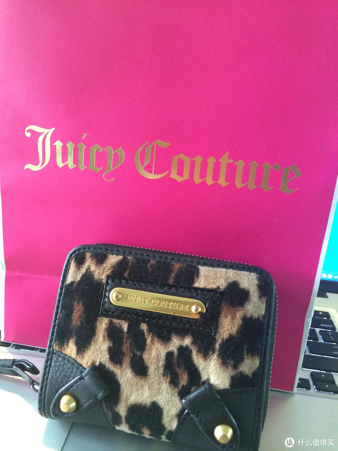可爱mix性感：Juicy Couture Wild Things SFP Zip Around Velour French Wallet 女款豹纹钱包