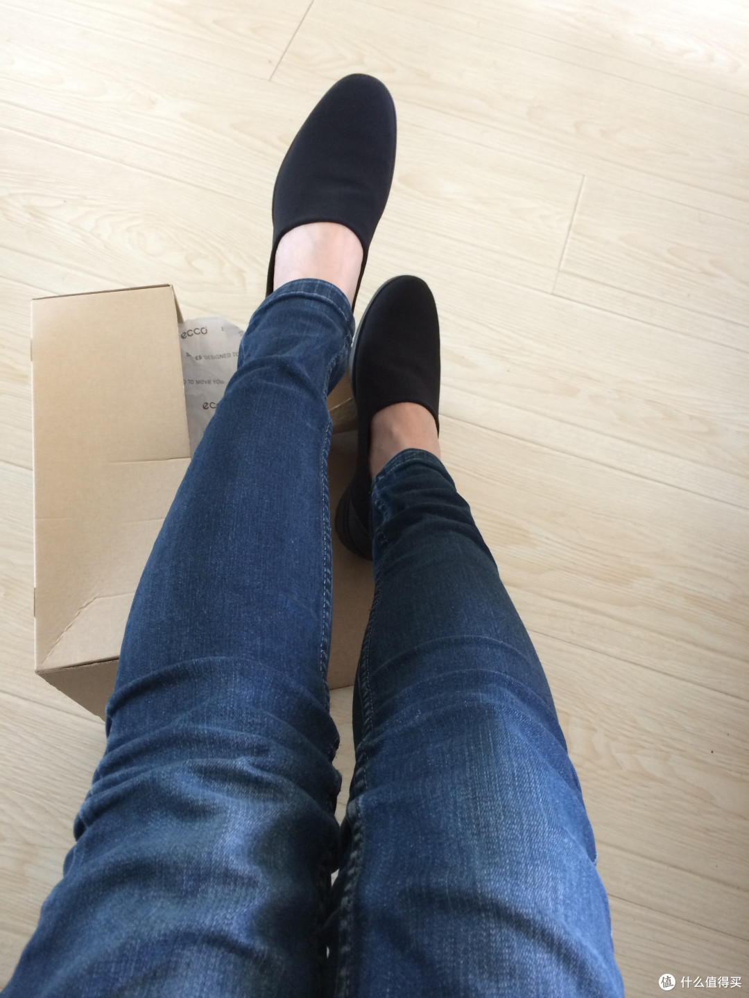 女汉子的装备：UGG Rowland 女款雪地靴 +ECCO 爱步 Rise GTX 女款平底鞋 + new balance 新百伦 M990 + 白菜价 Levi's 李维斯 牛仔裤