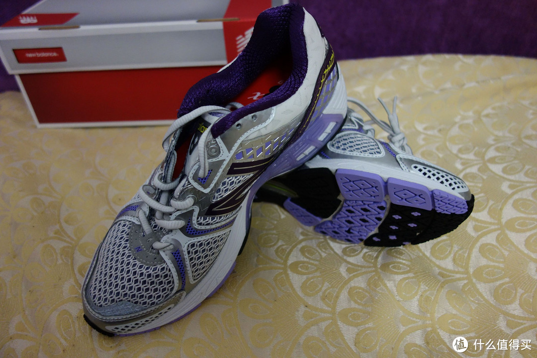 跑鞋小分队：asics 亚瑟士 Cirrus 33 二代 跑鞋、Gel-Kayano 19 旗舰级 女款避震跑鞋 + new balance 新百伦 W1260 v2  支撑跑鞋