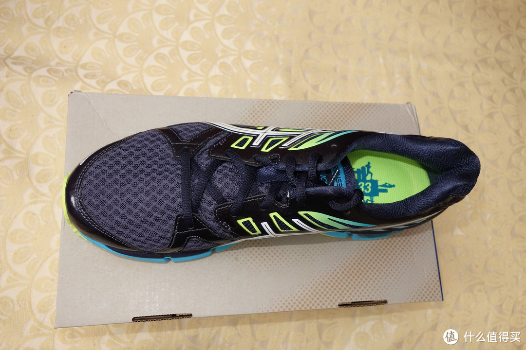 跑鞋小分队：asics 亚瑟士 Cirrus 33 二代 跑鞋、Gel-Kayano 19 旗舰级 女款避震跑鞋 + new balance 新百伦 W1260 v2  支撑跑鞋