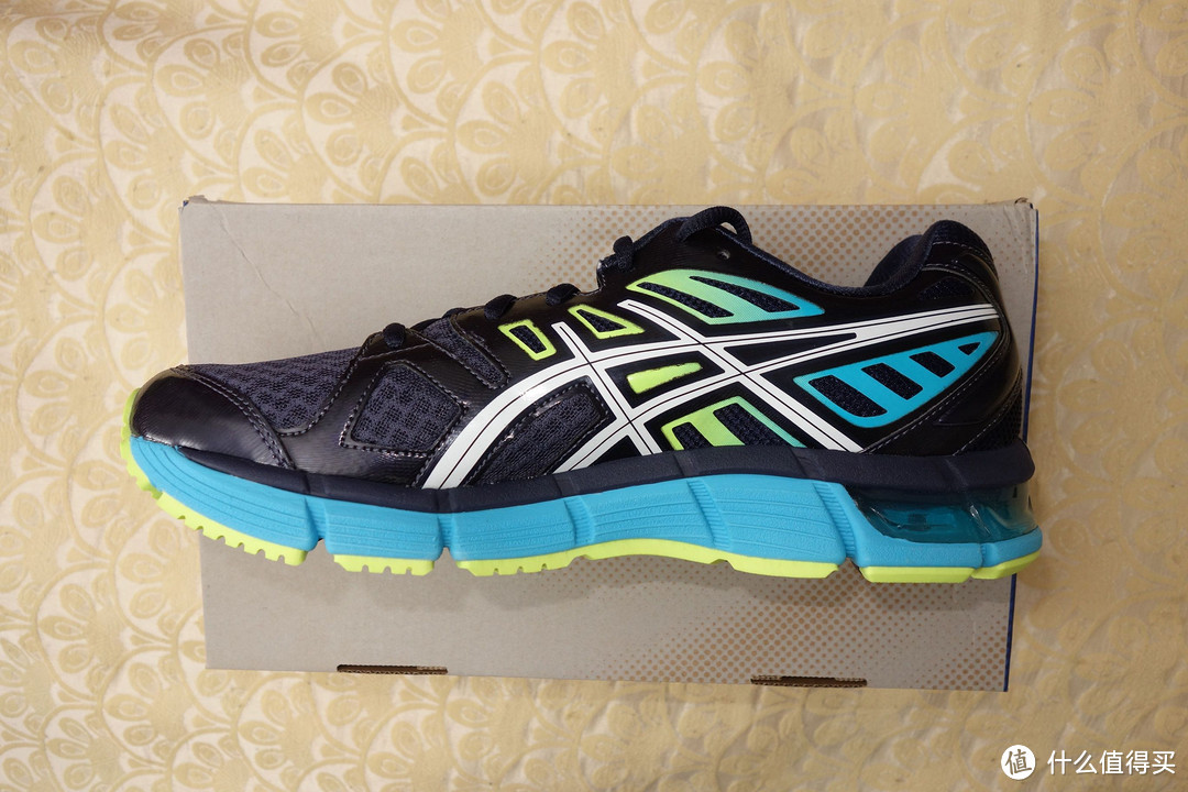 跑鞋小分队：asics 亚瑟士 Cirrus 33 二代 跑鞋、Gel-Kayano 19 旗舰级 女款避震跑鞋 + new balance 新百伦 W1260 v2  支撑跑鞋