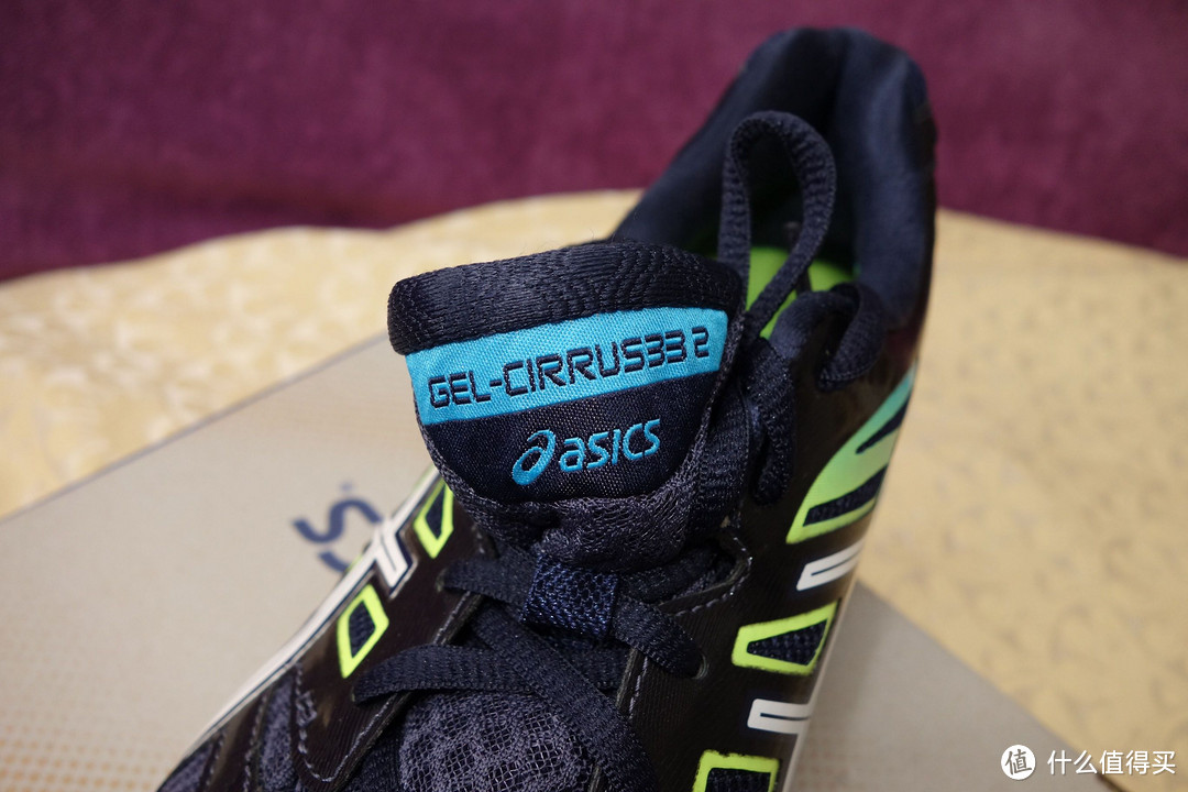 跑鞋小分队：asics 亚瑟士 Cirrus 33 二代 跑鞋、Gel-Kayano 19 旗舰级 女款避震跑鞋 + new balance 新百伦 W1260 v2  支撑跑鞋