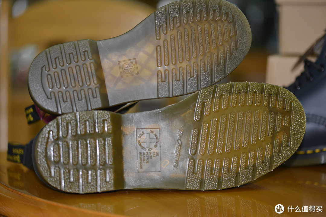 情侣靴？父女靴？美亚购入的Dr. Martens 1460 马丁靴 + 官网购入的Dr. Martens Delaney 马丁靴