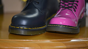 情侣靴？父女靴？美亚购入的Dr. Martens 1460 马丁靴 + 官网购入的Dr. Martens Delaney 马丁靴