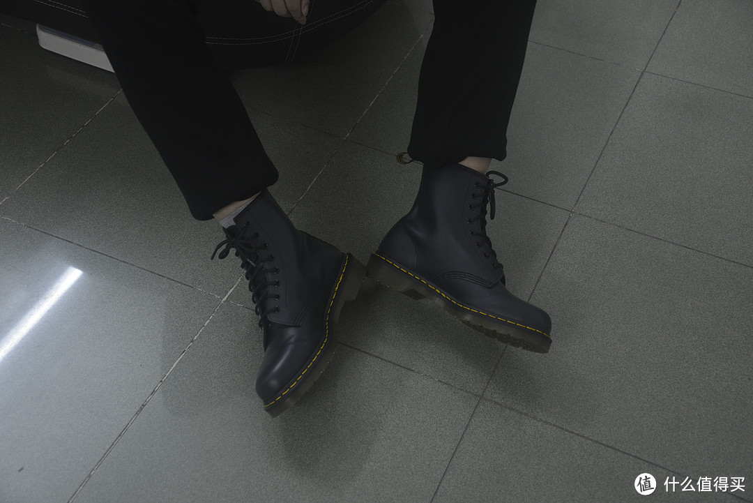 情侣靴？父女靴？美亚购入的Dr. Martens 1460 马丁靴 + 官网购入的Dr. Martens Delaney 马丁靴