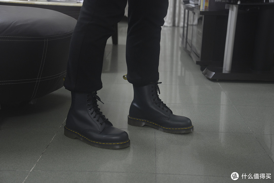 情侣靴？父女靴？美亚购入的Dr. Martens 1460 马丁靴 + 官网购入的Dr. Martens Delaney 马丁靴