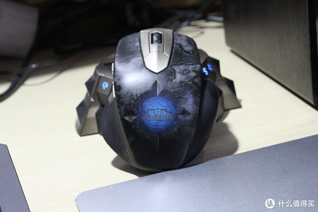 三只老鼠：Logitech 罗技 G700s 无线游戏鼠标 + SteelSeries 赛睿 Diablo III 暗黑3 游戏鼠标、WOW 魔兽世界 游戏鼠标