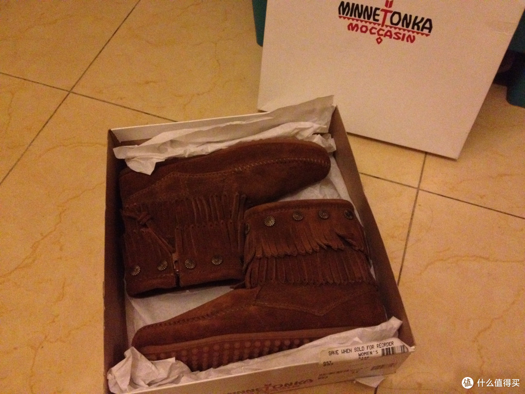 Minnetonka 迷你唐卡 Double Fringe Side Zip Boot 双层流苏柳丁侧拉链短靴