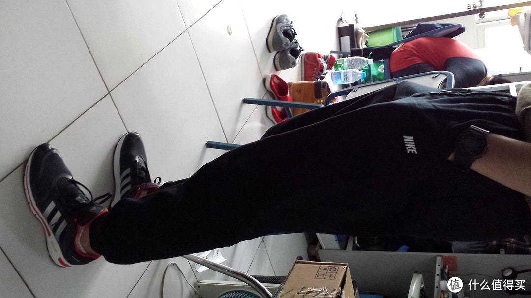 学生党的 adidas 阿迪达斯 BOOST系列 男款跑步鞋 D66245