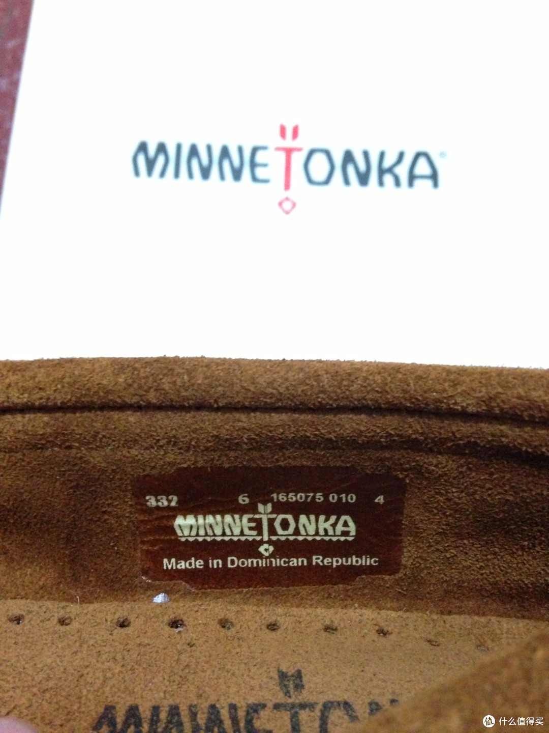 3双Minnetonka 迷你唐卡 女鞋：Kilty Peace Sign Moccasin、Studded Moccasin、Double Fringe Side Zip Boot