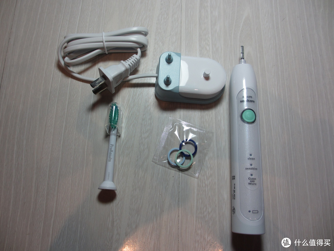 爱护你的牙齿:：PHILIPS 飞利浦 Sonicare HX6730 声波电动牙刷