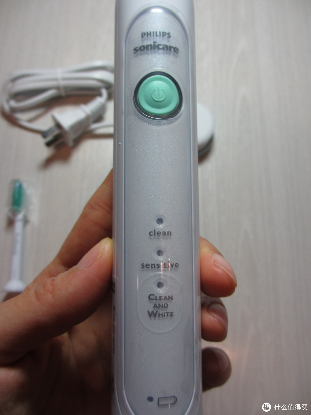 爱护你的牙齿:：PHILIPS 飞利浦 Sonicare HX6730 声波电动牙刷