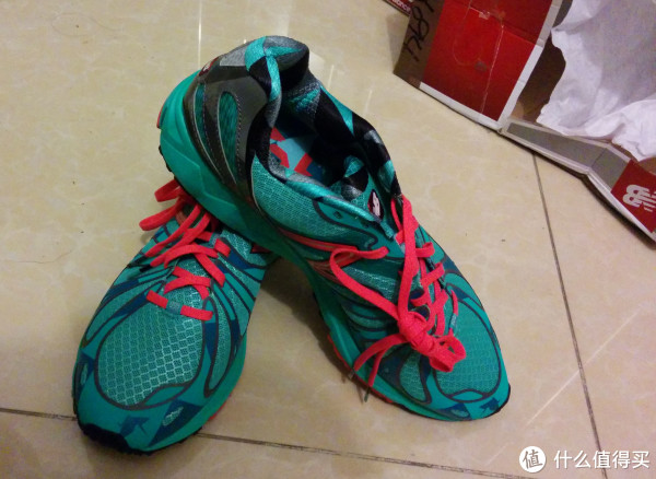 我们的情侣款：New balance 新百伦 890 轻量跑鞋