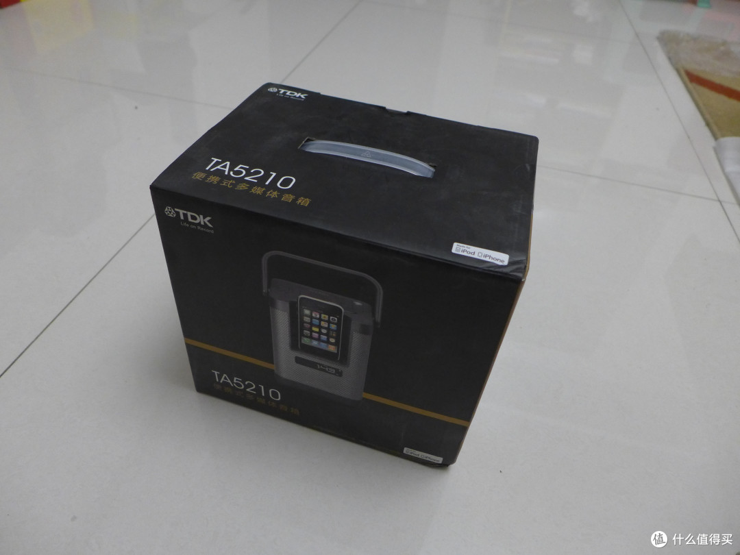 会唱歌的“水桶”——TDK TA5210 苹果身背专用基座音箱