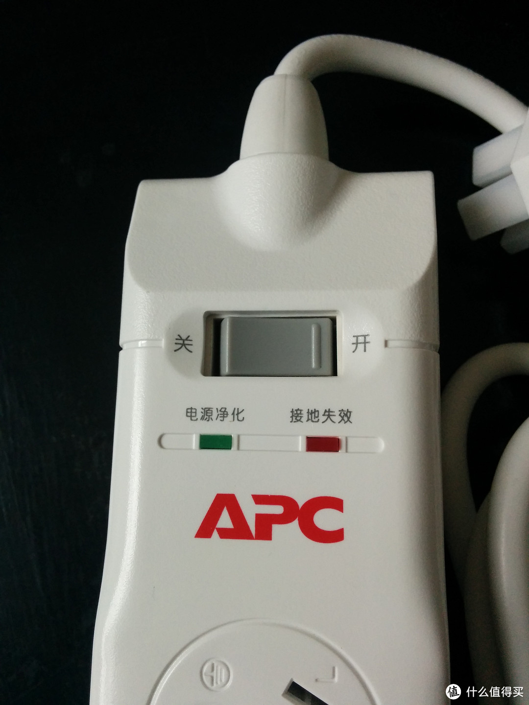 APC 施耐德 P10U-CNX704、P6U-CNX691 防浪涌电源保护插座+魔声 AV800