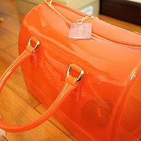 新鲜热辣的果冻：Furla Candy S Bauletto Satchel 果冻包