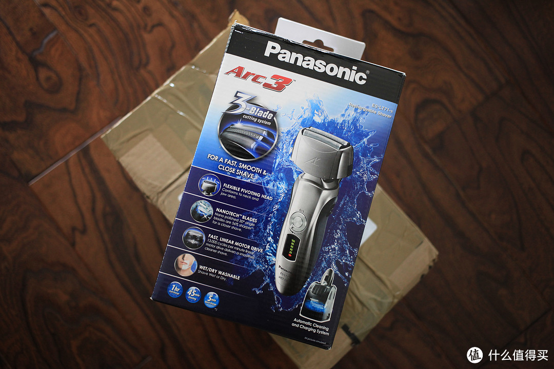 Panasonic 松下 ES-LT71-S 电动剃须刀（通用电压、3刀头、自动清洗）