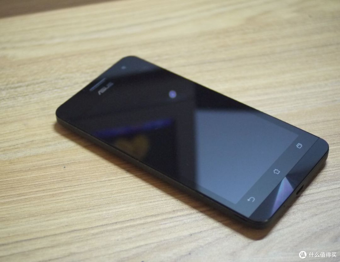 又一个加入千元手机战的厂商：ASUS 华硕 ZenFone5 智能手机 开箱简评