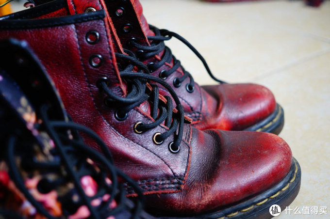 总有一双马丁陪你走遍天涯去见你的爱人：Dr. Martens Aimilie Boot 女款马丁靴 旧鞋新上