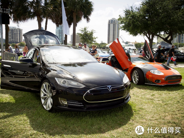 “钢铁侠”亲临 Tesla特斯拉交付中国首批Model S