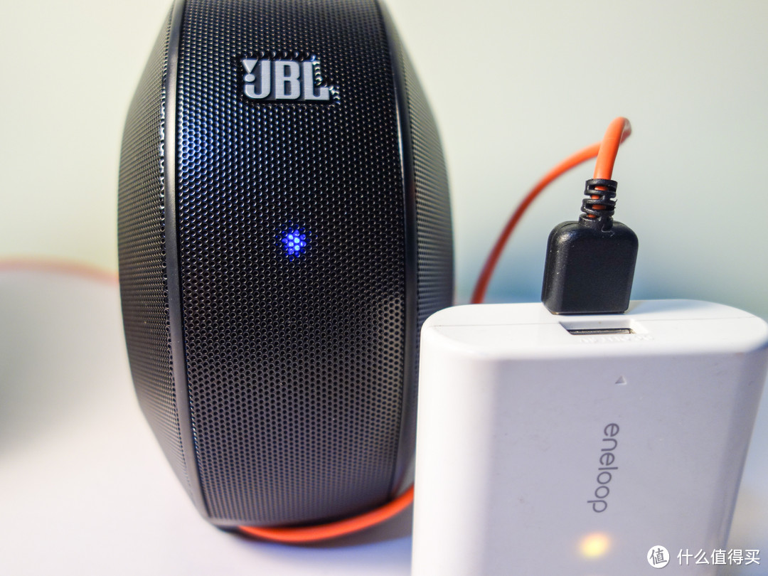 "移动版" JBL PEBBLES 音乐蜗牛 桌面音箱