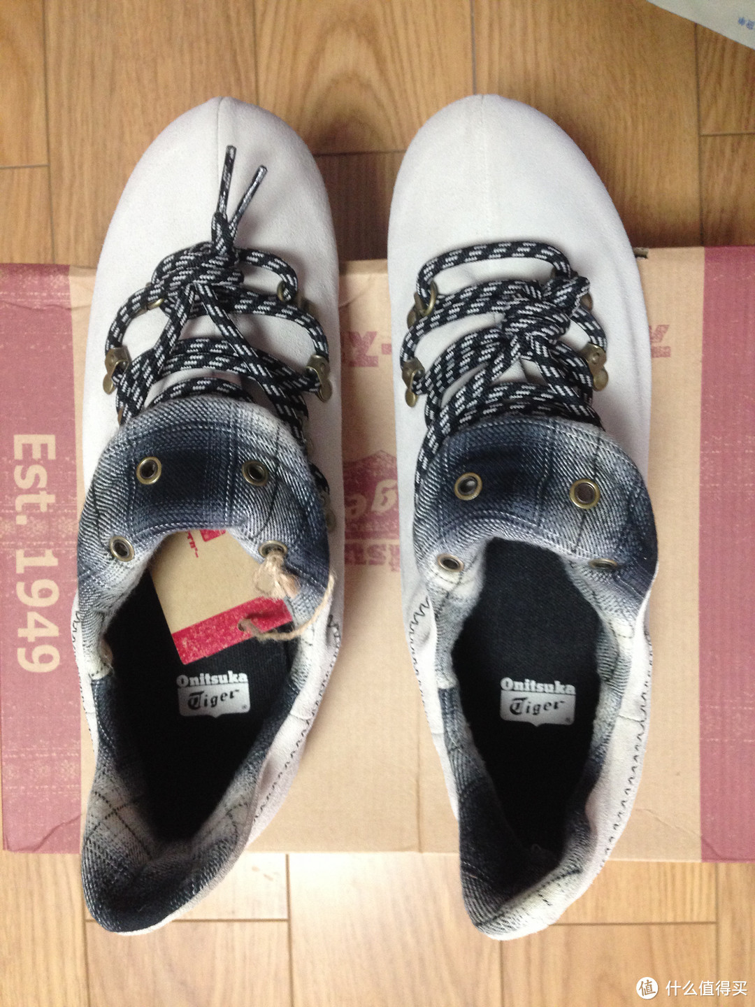 【真人秀】Onitsuka Tiger 鬼塚虎 MONTE TH9B1L-1390 运动休闲鞋+VANCL 凡客 vPD80成衣免烫衬衫