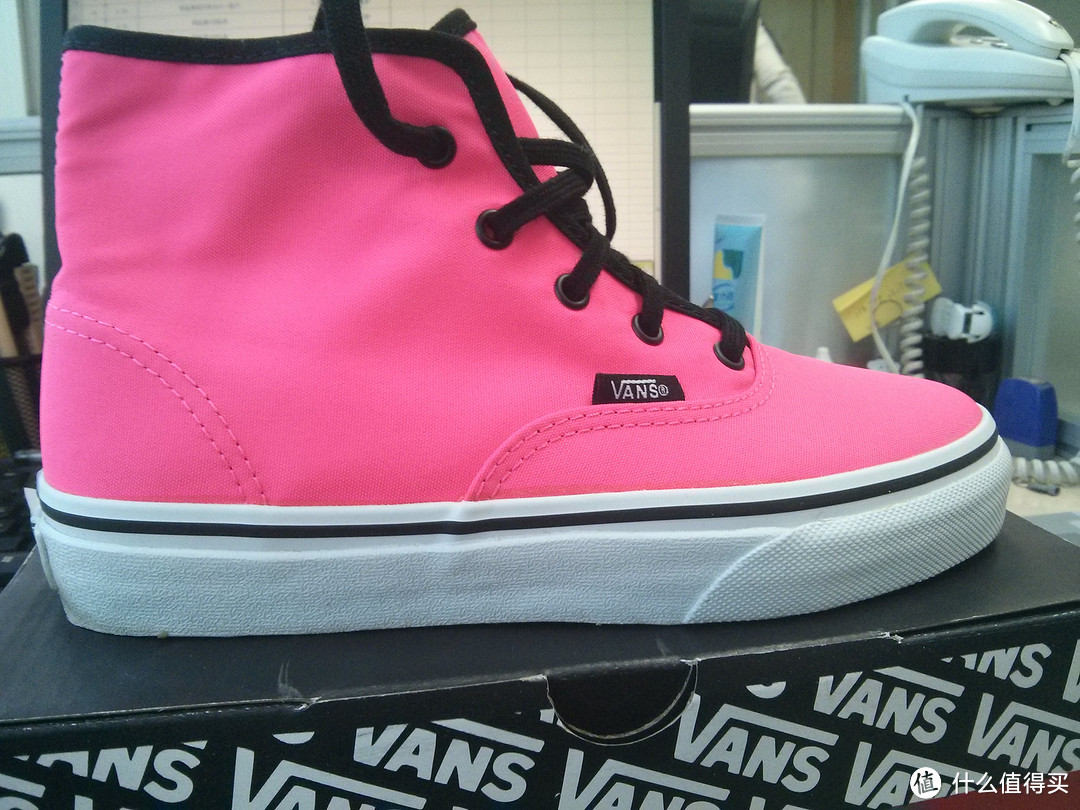 穿童鞋的成年人：VANS 万斯 Authentic Hi 青少年款高帮休闲鞋，顺便晒U.S. Polo Assn USPA Sag Harbor E/W 斜挎包