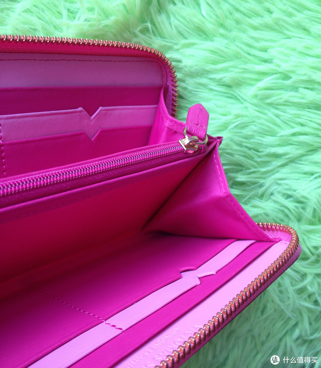 无法抗拒的粉红色：Victoria's Secret 维多利亚的秘密 玫红真皮长款钱包