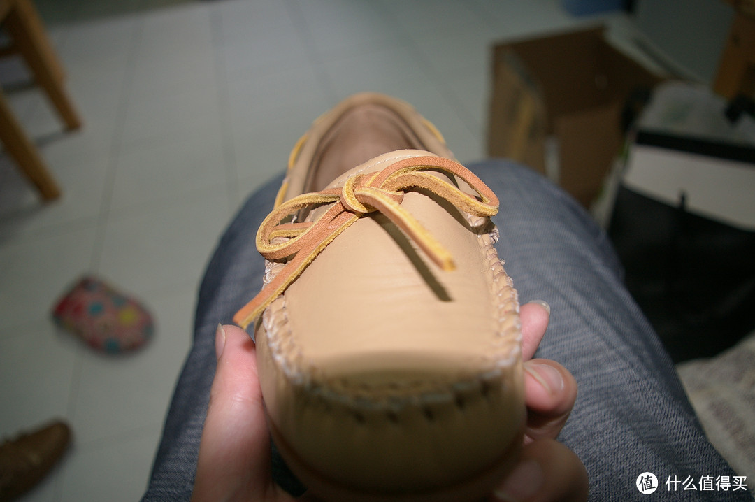 Minnetonka 迷你唐卡 Smooth Leather Moccasin 女款皮质手工单鞋