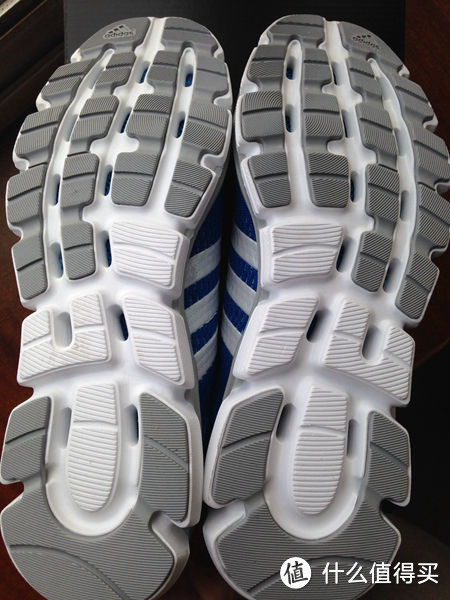 追随贝帅的脚步——adidas 阿迪达斯 清风系列 climachill 男款跑步鞋 M17843