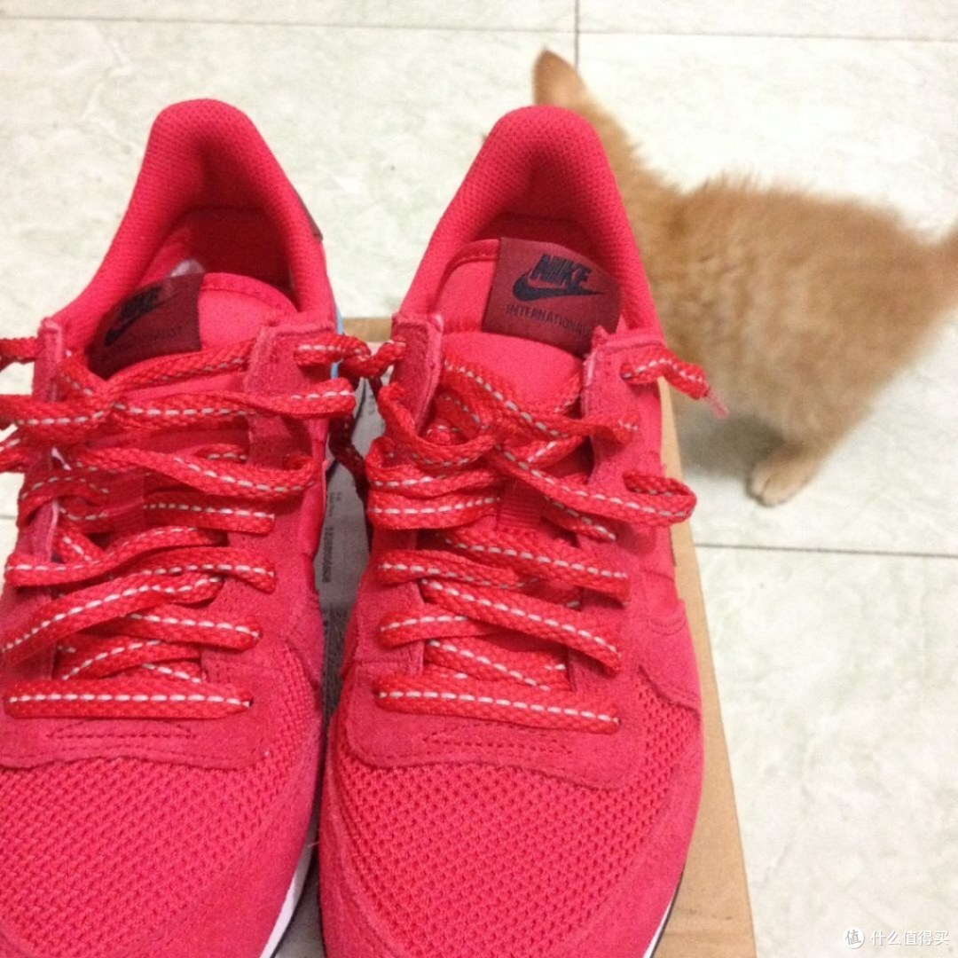 NIKE 耐克 女子复古慢跑鞋 629684+KARL LAGERFELD 帆布手提包