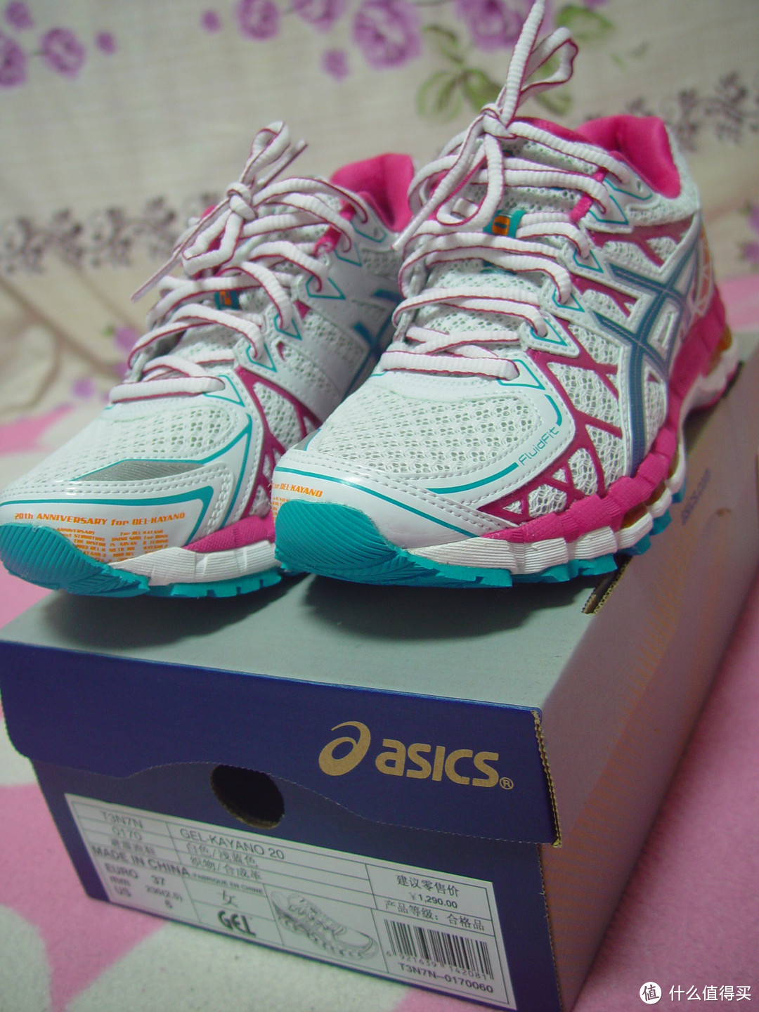 母亲节的礼物：中亚入手 ASICS 亚瑟士 GEL-KAYANO 20 女款*级支撑跑鞋