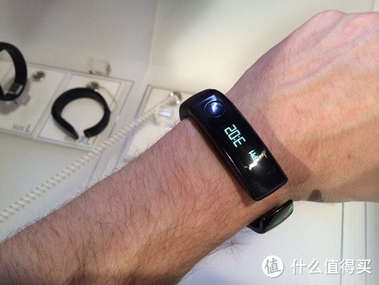 LG Lifeband Touch智能手环即将在美国发售
