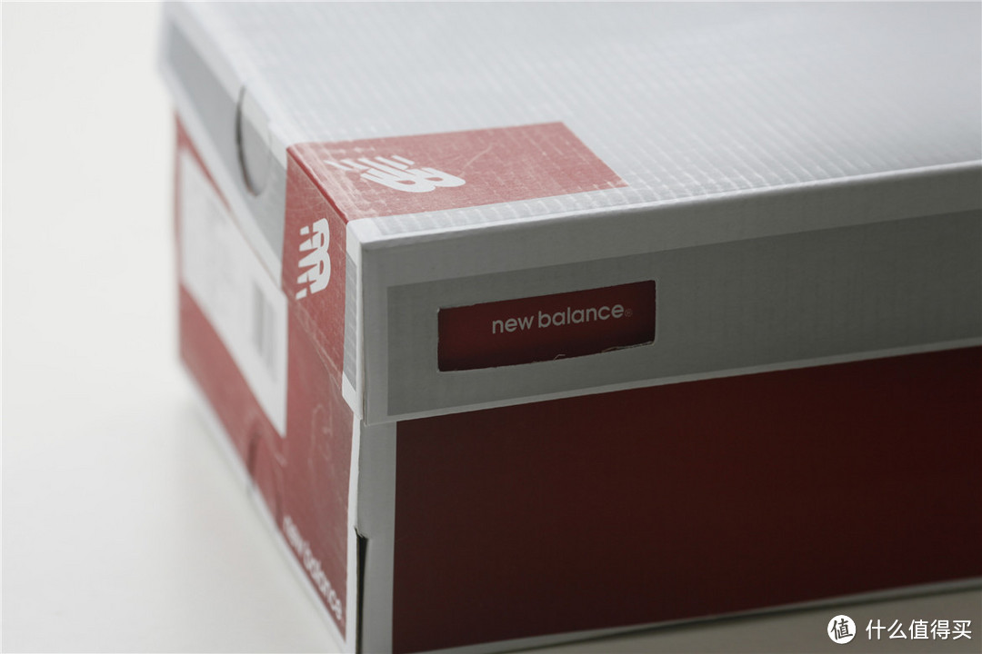银泰入手 New Balance 新百伦 W980PP 虎蜂系列 女士跑步鞋
