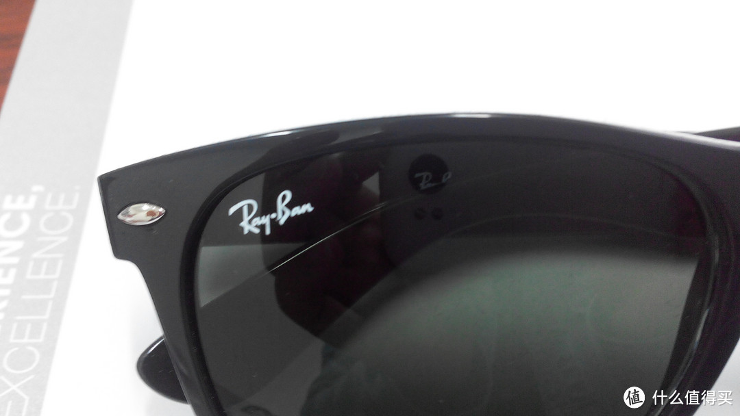 在美丽的道路上狂奔不止！Ray-Ban RB2132 New Wayfarer 太阳镜 & 雅诗兰黛 Hydra Lustre 唇膏、毛孔收缩精华