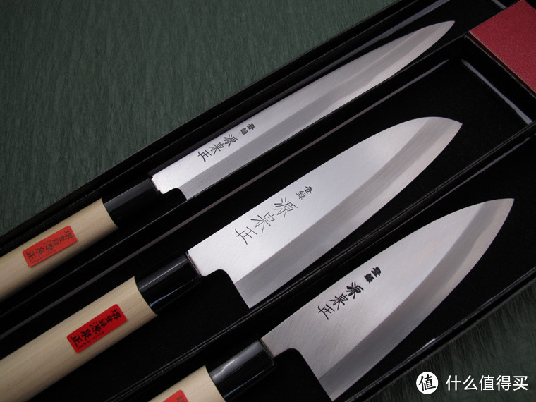 刺身刀（Sashimi），三德（Santoku）和出刃（Deba）