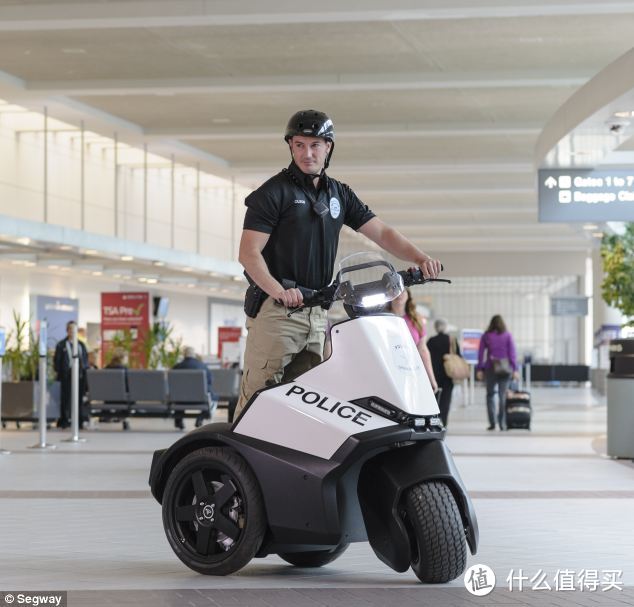 SEGWAY赛格威推三轮 SE-3 巡逻车 定价1万2千美元