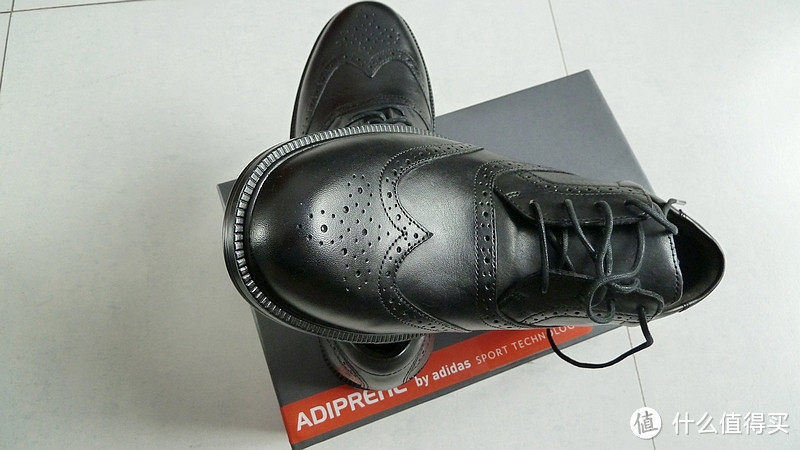 Rockport 乐步 Wooster Wingtip 男款牛津鞋 — 一双雕花鞋