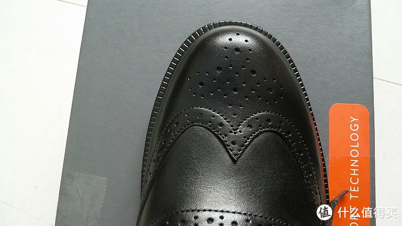 Rockport 乐步 Wooster Wingtip 男款牛津鞋 — 一双雕花鞋